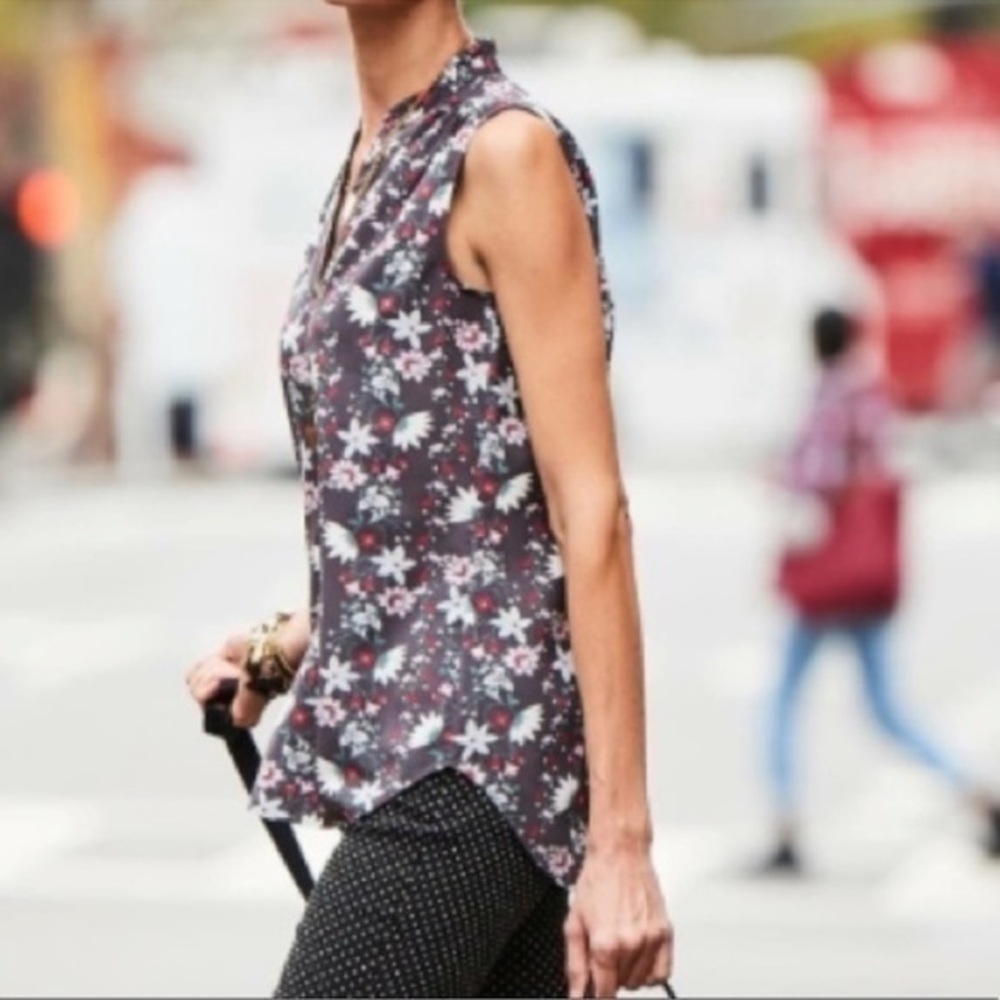Cabi Tops 3$25 Cabi Plaza Tank Gray Floral #5210